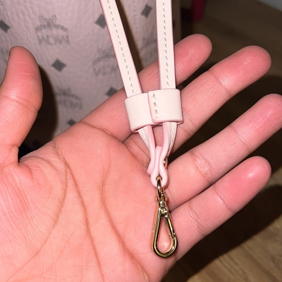 ❤️authentic mcm viseto aren pink logo tote EUC - Picture 5 of 14